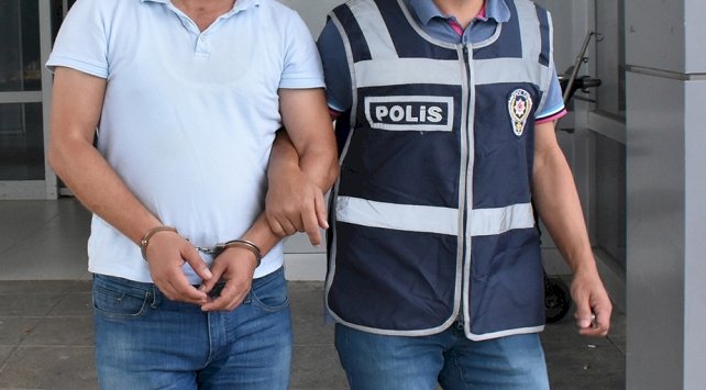Rüşvet operasyonunda 10'u polis 14 kişi tutuklandı
